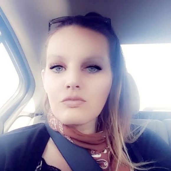 Meet your Posher, Taryn - Picture 3 of 4